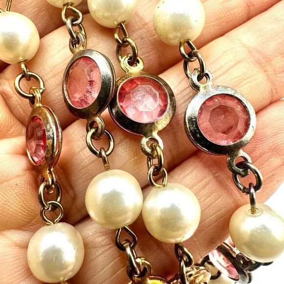 Pink and faux pearl long beaded necklace - Picture 3 of 7